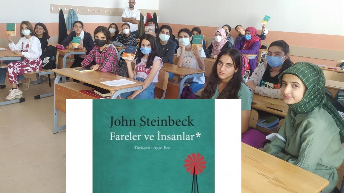 Kitap Kulübü bu hafta John Steinbeck'in Fareler ve Insanlar kitabını okuyup yorumladı.